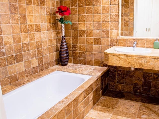 2 slaapkamer Appartement te koop in Estepona met zwembad garage - € 450.000 (Ref: 9566562)