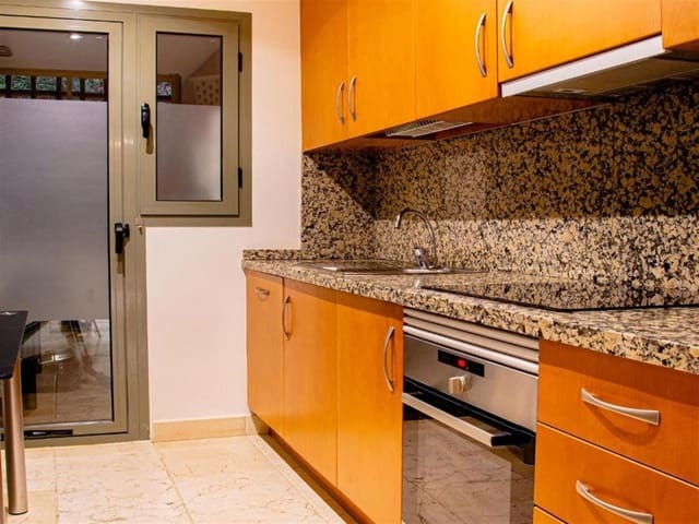 2 slaapkamer Appartement te koop in Estepona met zwembad garage - € 450.000 (Ref: 9566562)