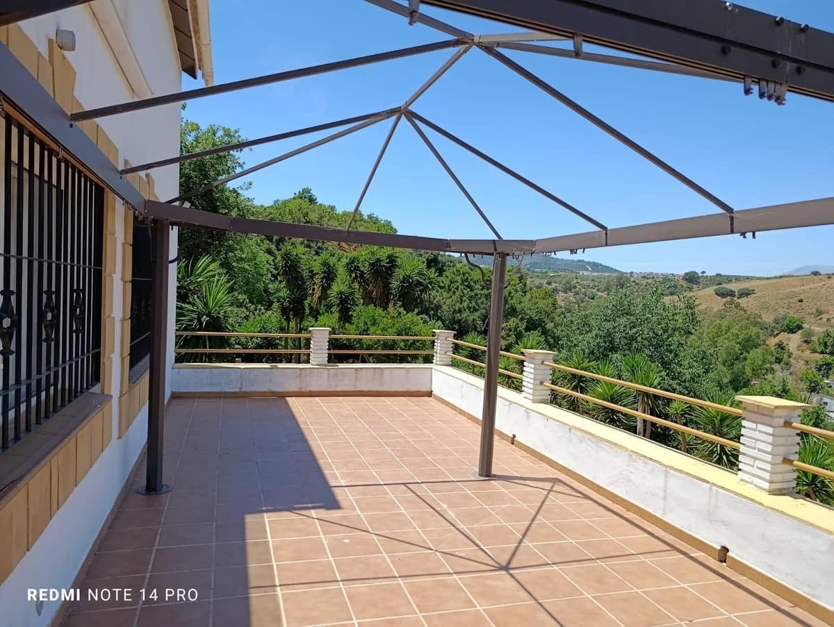 5 bedroom Villa for sale in Alhaurin el Grande with pool garage - € 495,000 (Ref: 9566618)