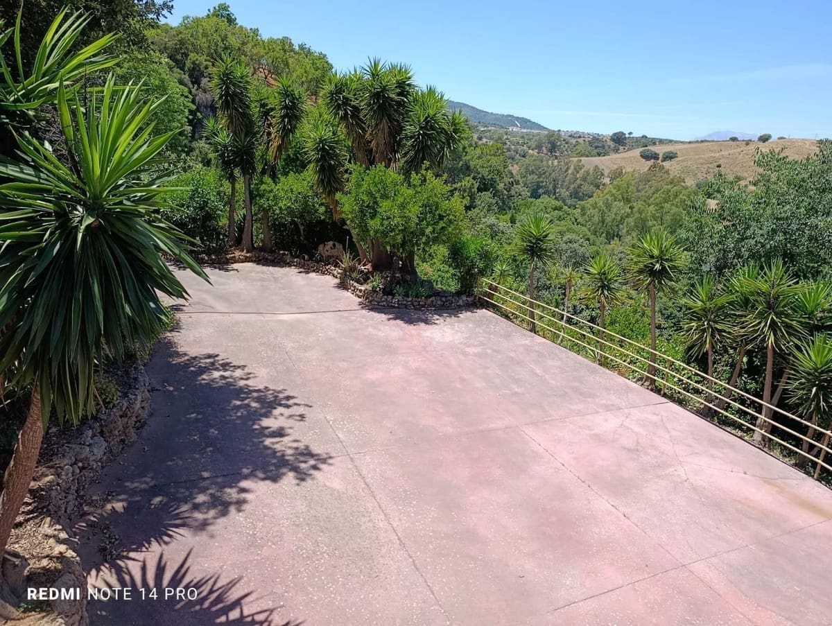 5 bedroom Villa for sale in Alhaurin el Grande with pool garage - € 495,000 (Ref: 9566618)