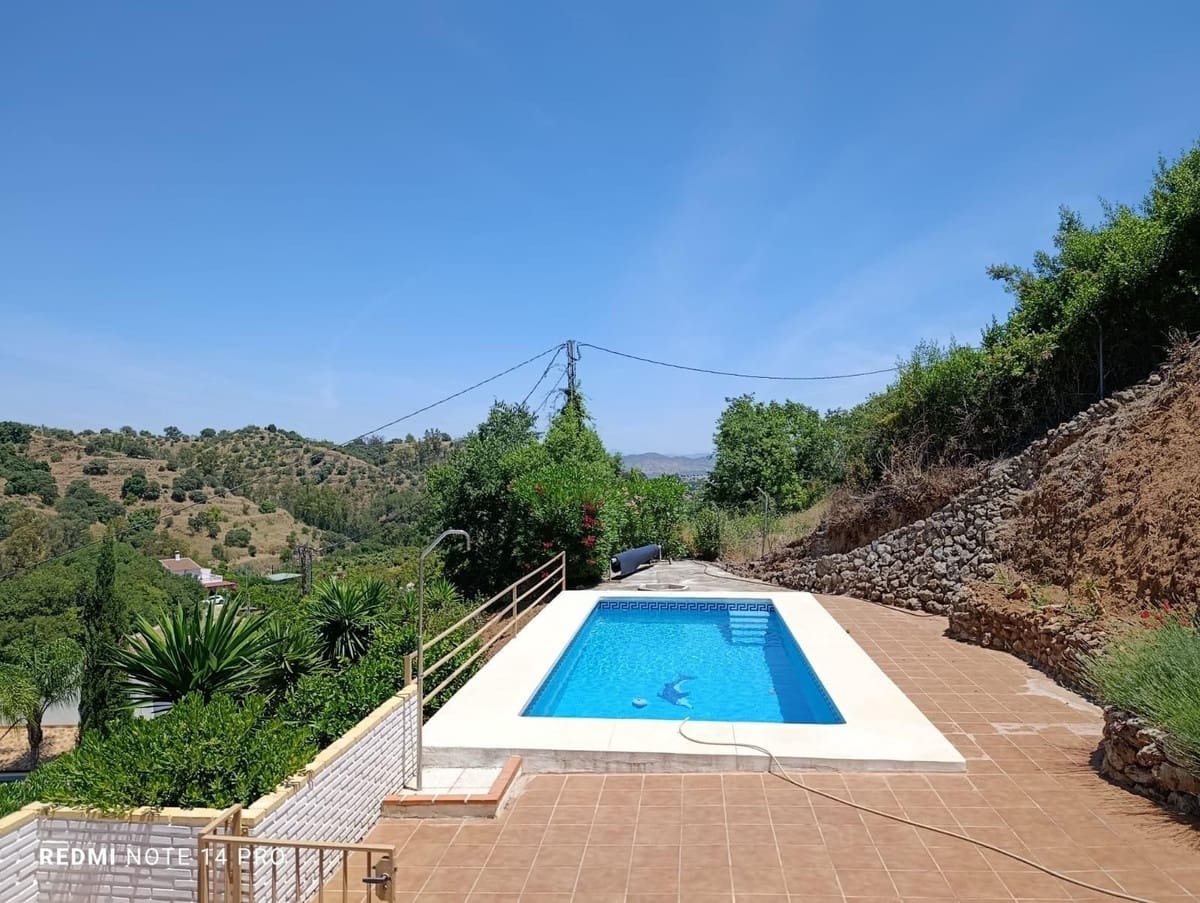 5 bedroom Villa for sale in Alhaurin el Grande with pool garage - € 495,000 (Ref: 9566618)