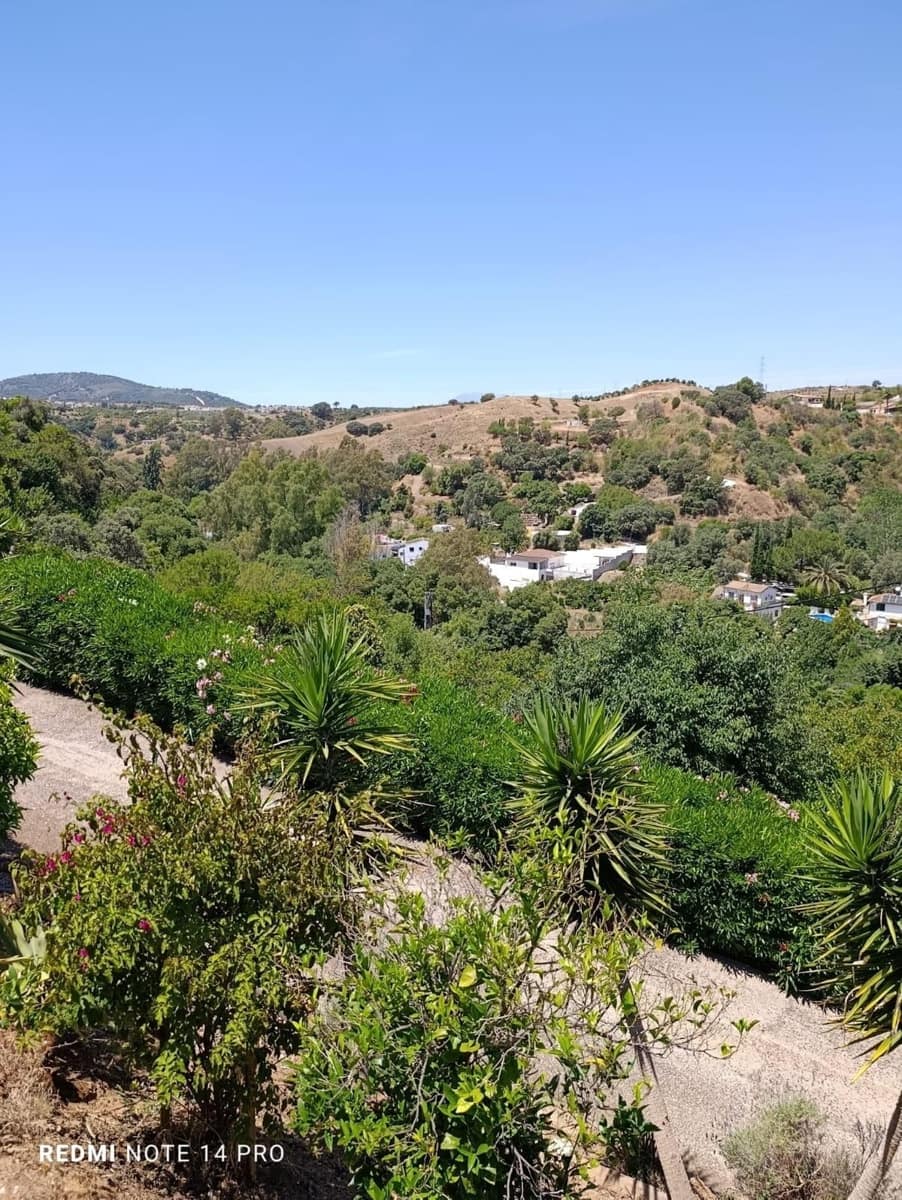 5 bedroom Villa for sale in Alhaurin el Grande with pool garage - € 495,000 (Ref: 9566618)