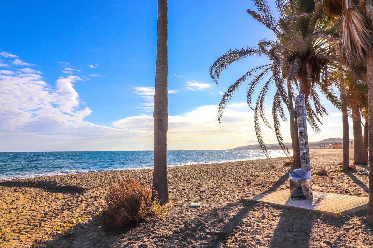 1 Zimmer Apartment zu verkaufen in Bahia de Casares mit Pool Garage - 479.000 € (Ref: 9566699)