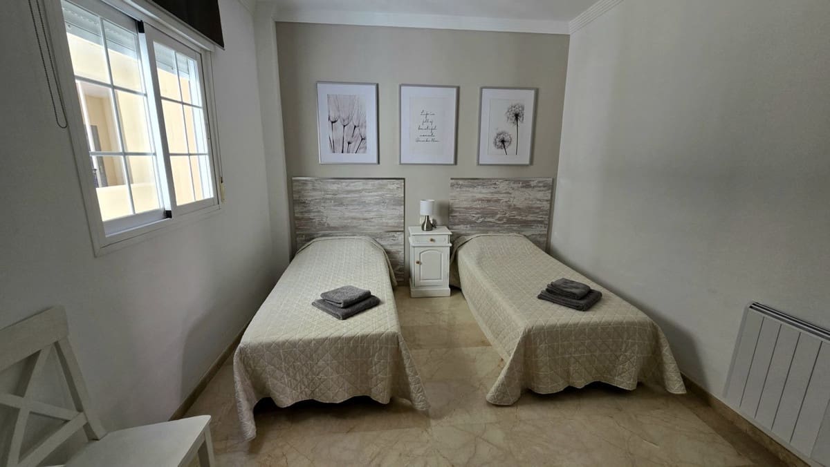 3 camera da letto Appartamento in vendita in Aloha Golf con piscina garage - 499.000 € (Rif: 9570161)