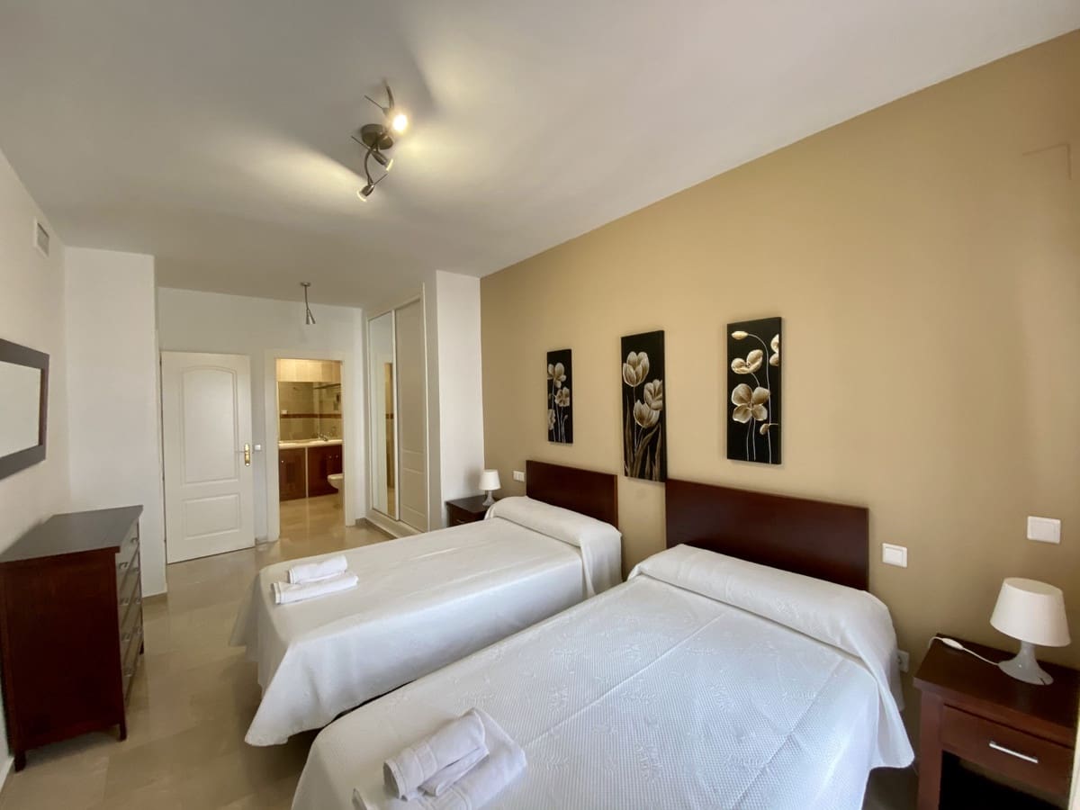 3 slaapkamer Halfvrijstaande villa te koop in Alhaurin de la Torre met zwembad - € 479.900 (Ref: 9570162)