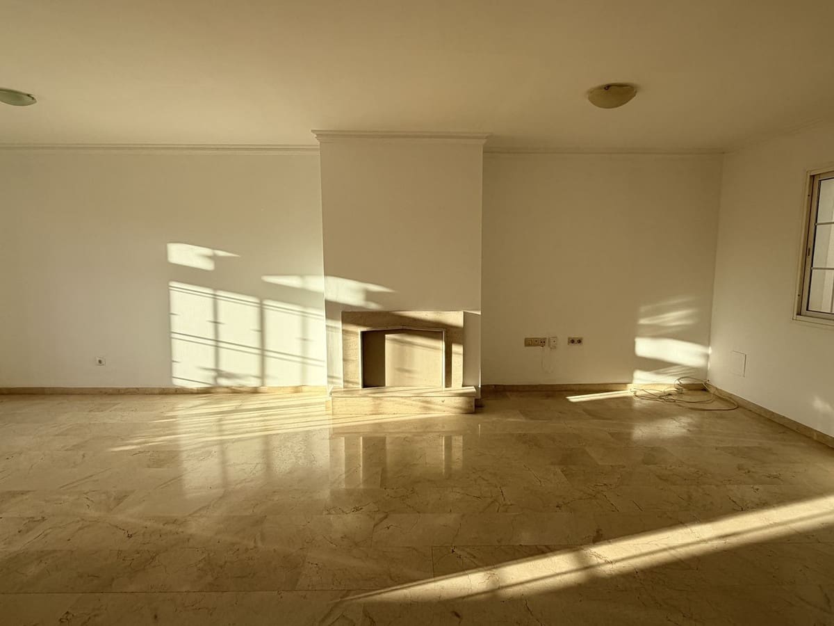 4 quarto Casa em Banda para venda em Riviera del Sol com piscina garagem - 475 000 € (Ref: 9571867)
