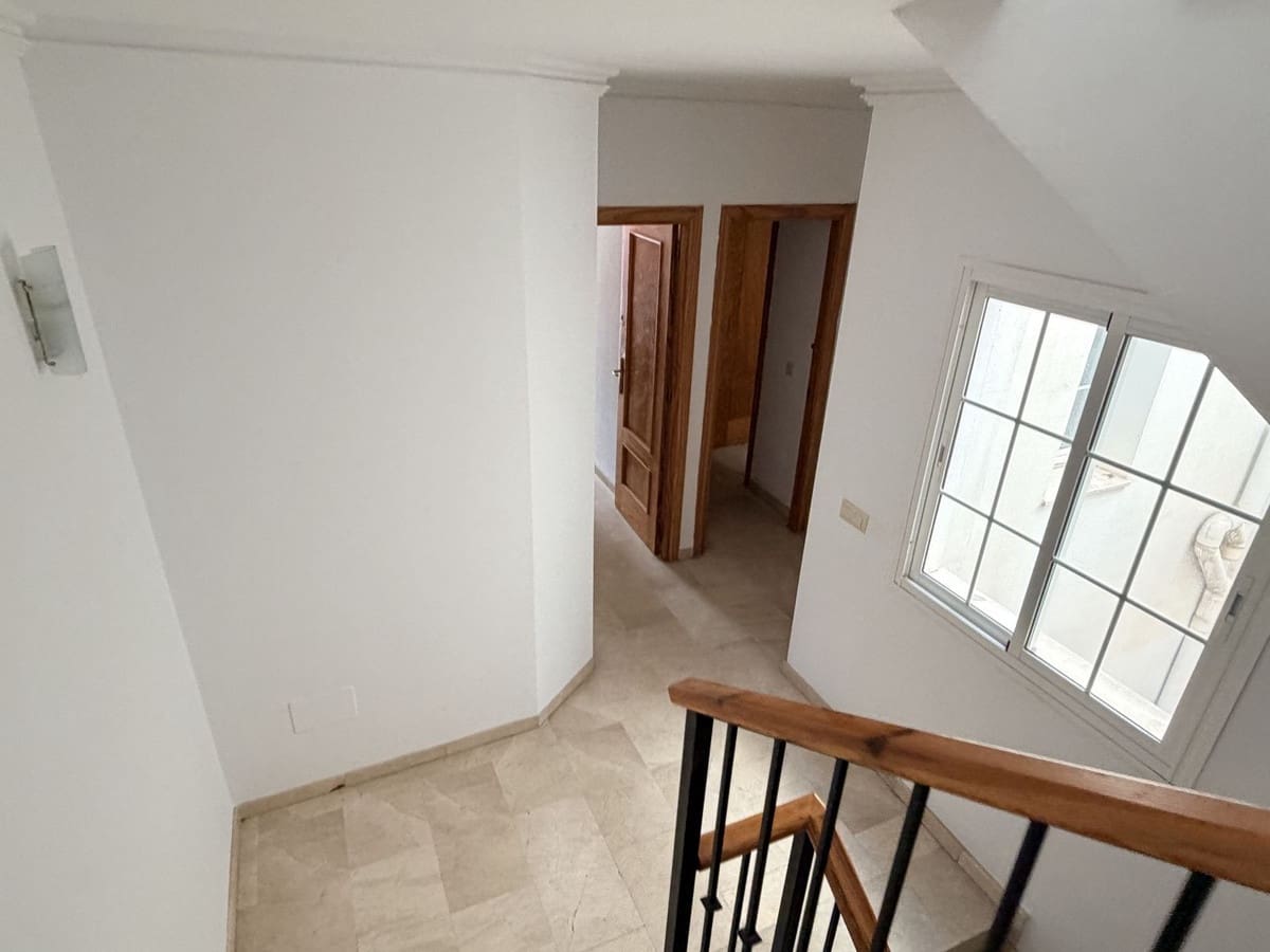 4 quarto Casa em Banda para venda em Riviera del Sol com piscina garagem - 475 000 € (Ref: 9571867)