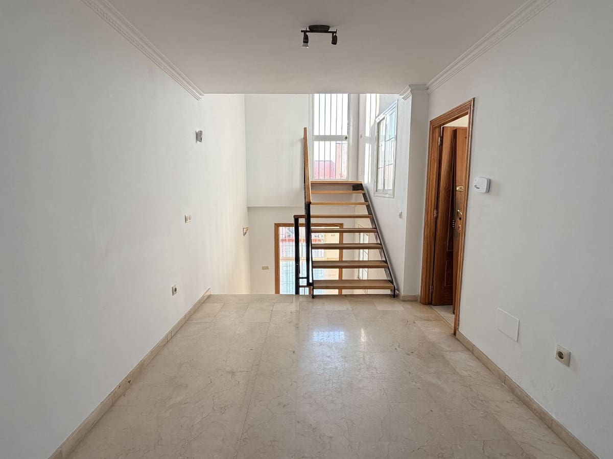 4 quarto Casa em Banda para venda em Riviera del Sol com piscina garagem - 475 000 € (Ref: 9571867)