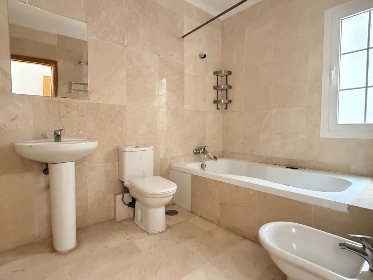 4 quarto Casa em Banda para venda em Riviera del Sol com piscina garagem - 475 000 € (Ref: 9571867)