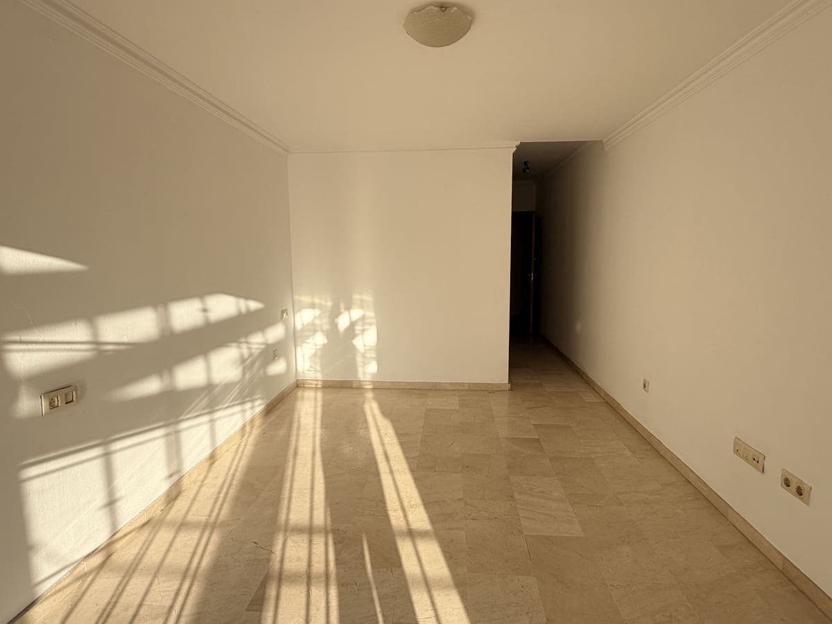 4 quarto Casa em Banda para venda em Riviera del Sol com piscina garagem - 475 000 € (Ref: 9571867)