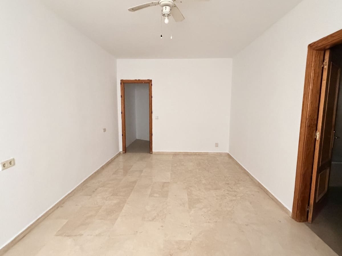 4 quarto Casa em Banda para venda em Riviera del Sol com piscina garagem - 475 000 € (Ref: 9571867)