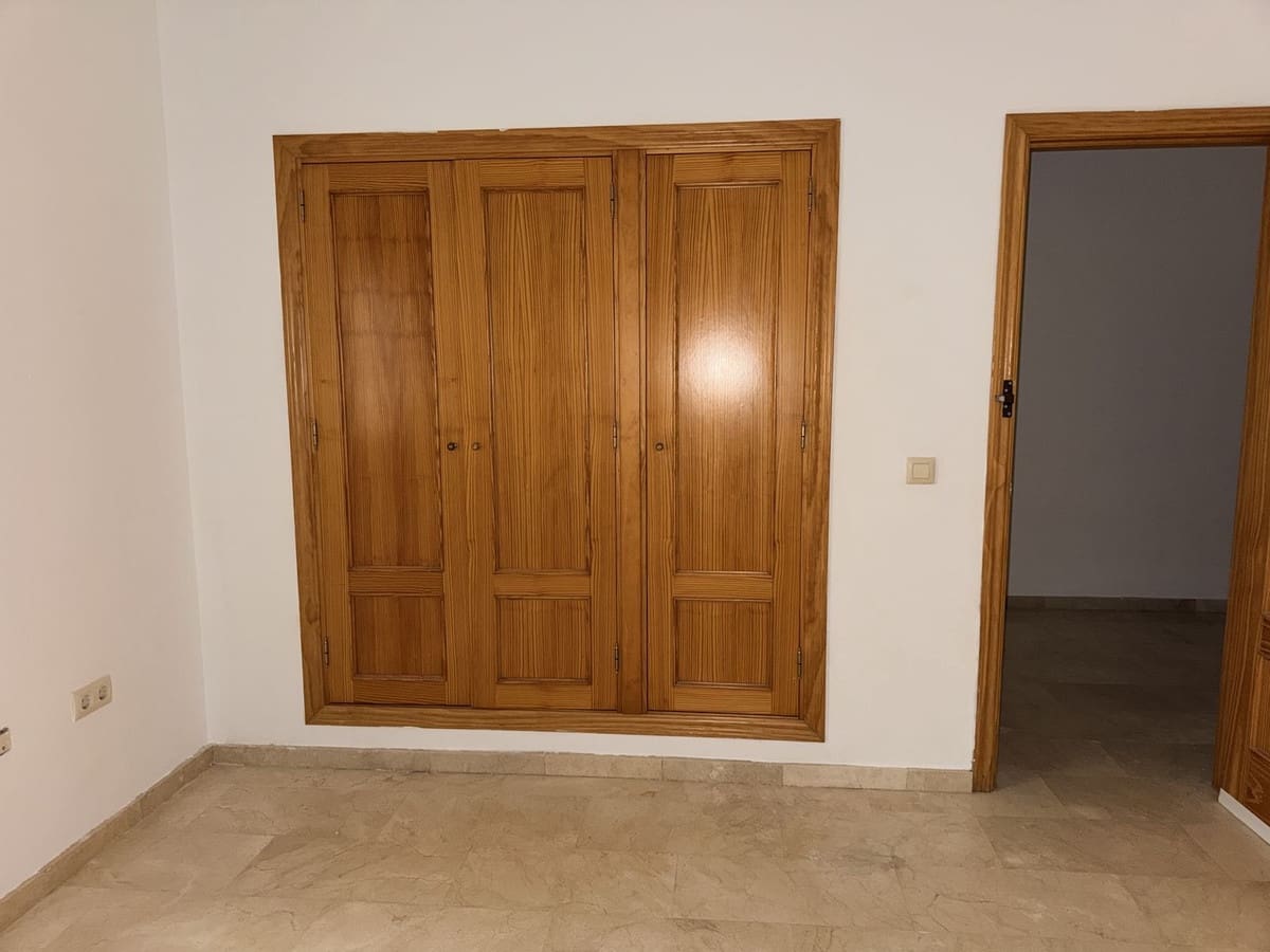4 quarto Casa em Banda para venda em Riviera del Sol com piscina garagem - 475 000 € (Ref: 9571867)