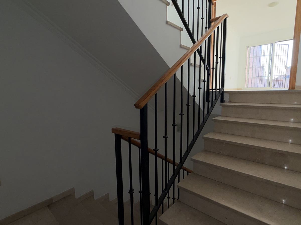 4 quarto Casa em Banda para venda em Riviera del Sol com piscina garagem - 475 000 € (Ref: 9571867)