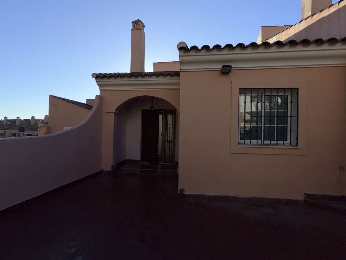 4 quarto Casa em Banda para venda em Riviera del Sol com piscina garagem - 475 000 € (Ref: 9571867)