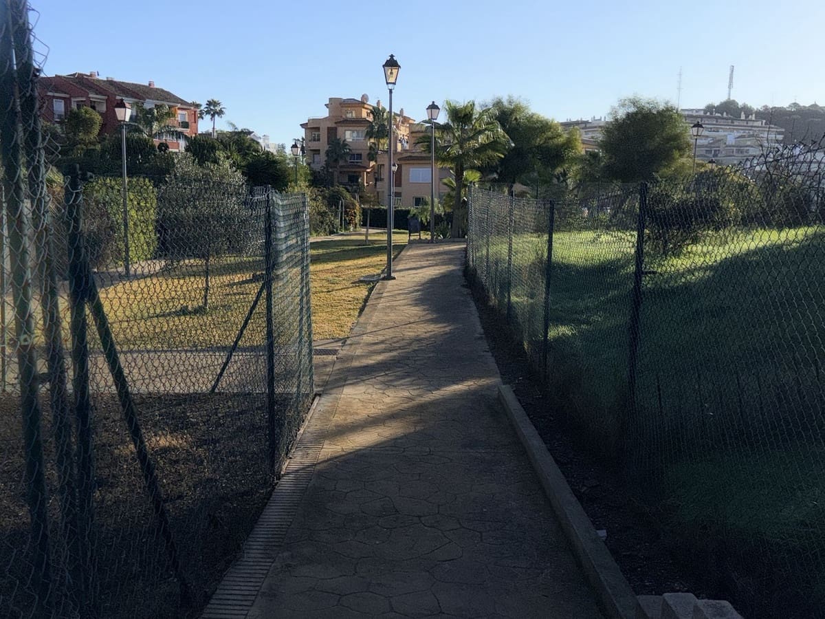 4 quarto Casa em Banda para venda em Riviera del Sol com piscina garagem - 475 000 € (Ref: 9571867)