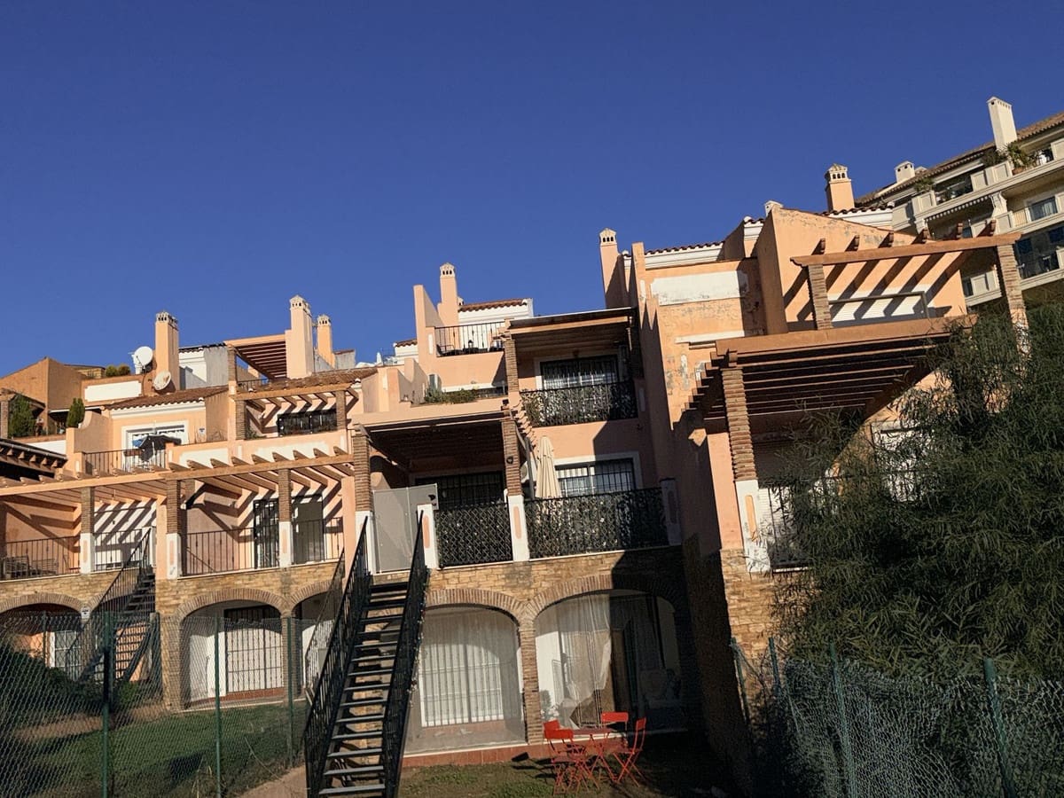 4 quarto Casa em Banda para venda em Riviera del Sol com piscina garagem - 475 000 € (Ref: 9571867)