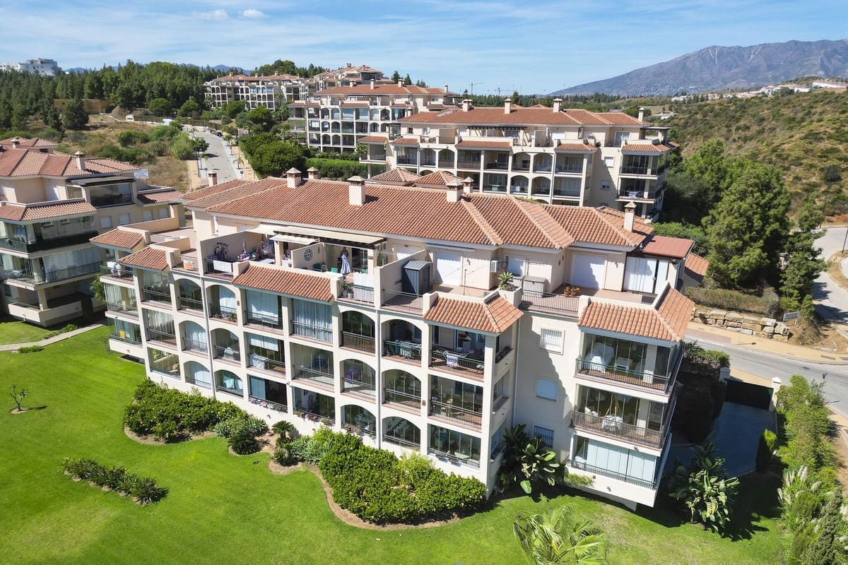 2 Zimmer Penthouse zu verkaufen in La Cala de Mijas mit Pool Garage - 479.000 € (Ref: 9571882)