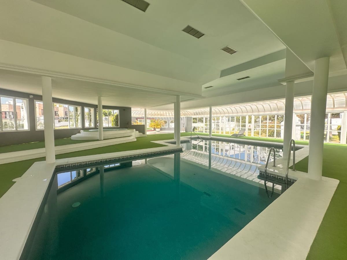 1 makuuhuone Huoneisto myytävänä paikassa Nueva Andalucia mukana 
autotalli - 450 000 € (Ref: 9571885)