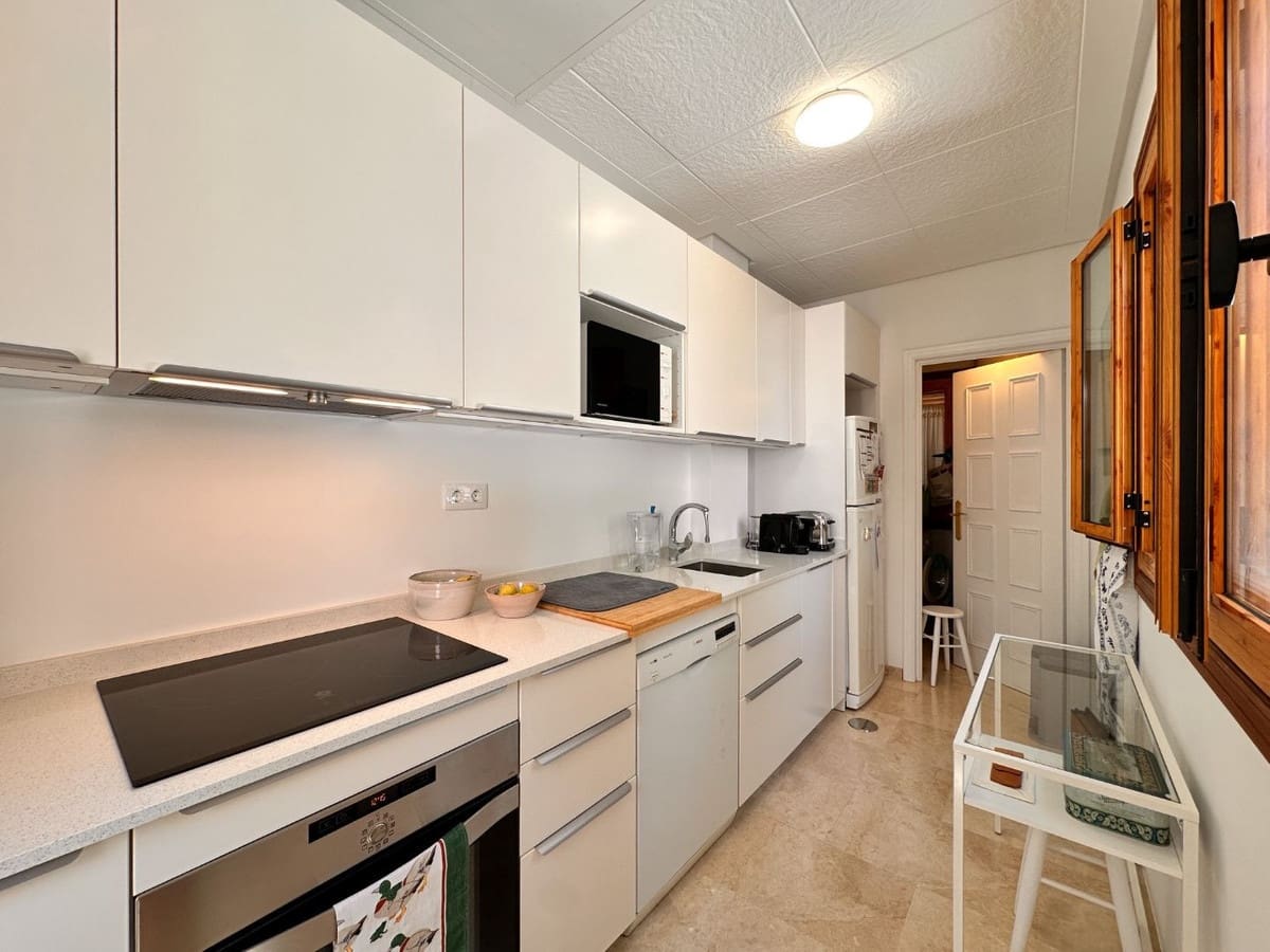 1 makuuhuone Huoneisto myytävänä paikassa Nueva Andalucia mukana 
autotalli - 450 000 € (Ref: 9571885)