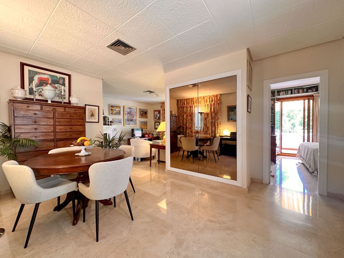 1 makuuhuone Huoneisto myytävänä paikassa Nueva Andalucia mukana 
autotalli - 450 000 € (Ref: 9571885)