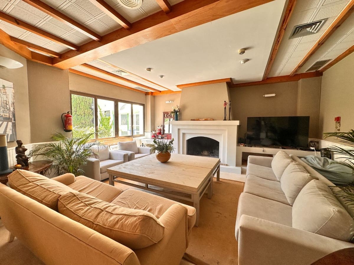 1 makuuhuone Huoneisto myytävänä paikassa Nueva Andalucia mukana 
autotalli - 450 000 € (Ref: 9571885)