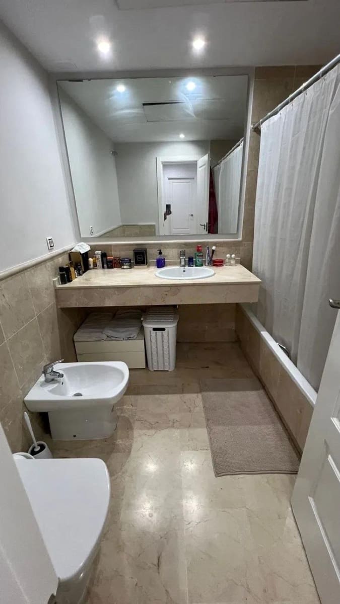 2 soveværelse Lejlighed til salg i Nueva Andalucia med swimmingpool garage - € 450.000 (Ref: 9571937)