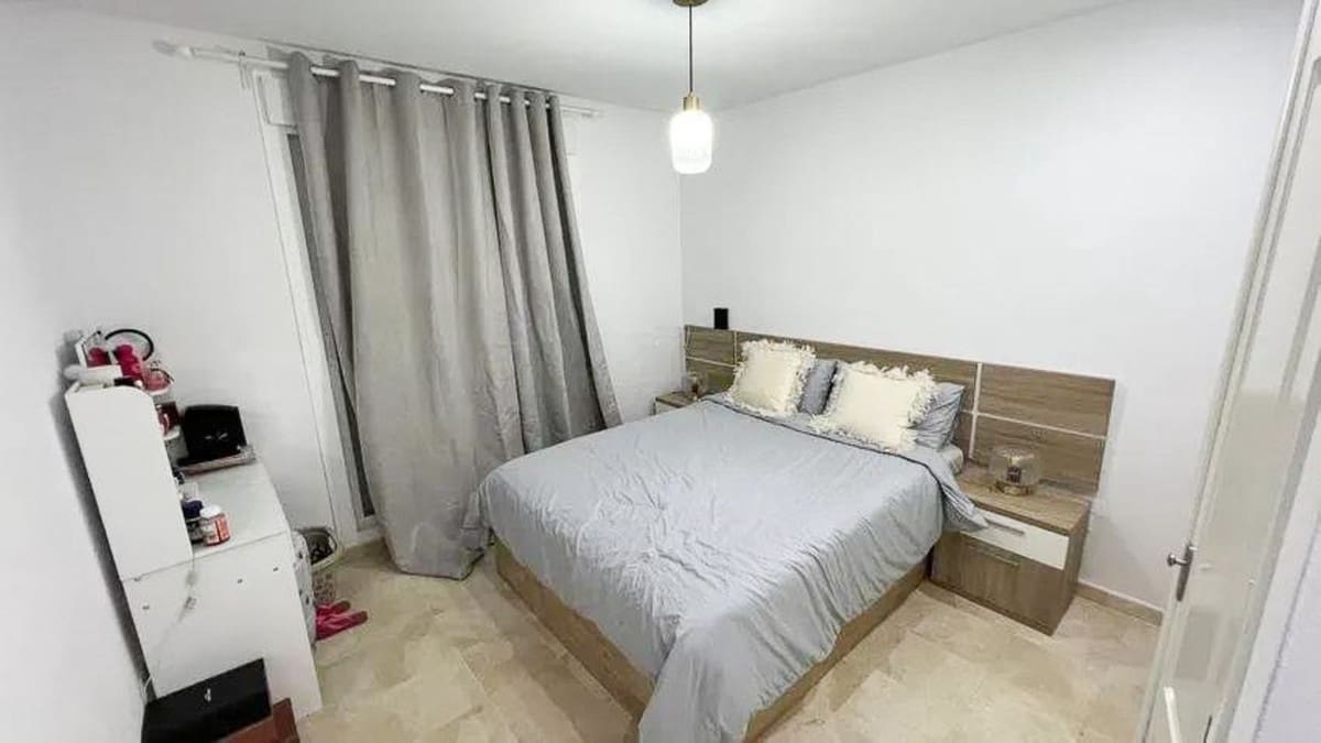 2 soveværelse Lejlighed til salg i Nueva Andalucia med swimmingpool garage - € 450.000 (Ref: 9571937)