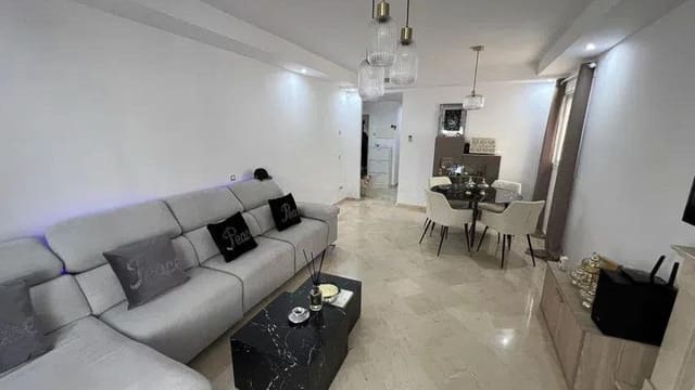 2 soveværelse Lejlighed til salg i Nueva Andalucia, Marbella med swimmingpool garage - € 450.000 (Ref: 9571937)