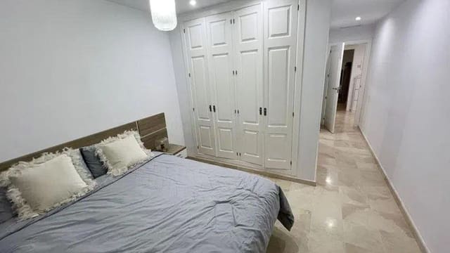 2 soveværelse Lejlighed til salg i Nueva Andalucia, Marbella med swimmingpool garage - € 450.000 (Ref: 9571937)