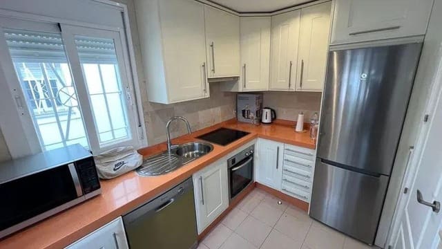 2 soveværelse Lejlighed til salg i Nueva Andalucia, Marbella med swimmingpool garage - € 450.000 (Ref: 9571937)