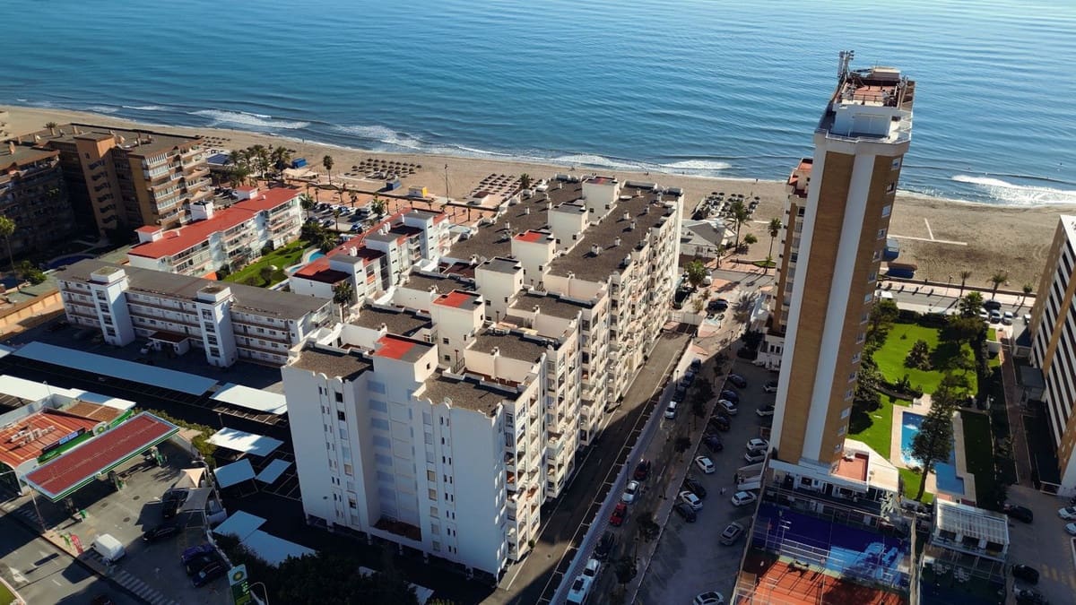 2 sovrum Lägenhet till salu i Fuengirola med pool - 450 000 € (Ref: 9572068)