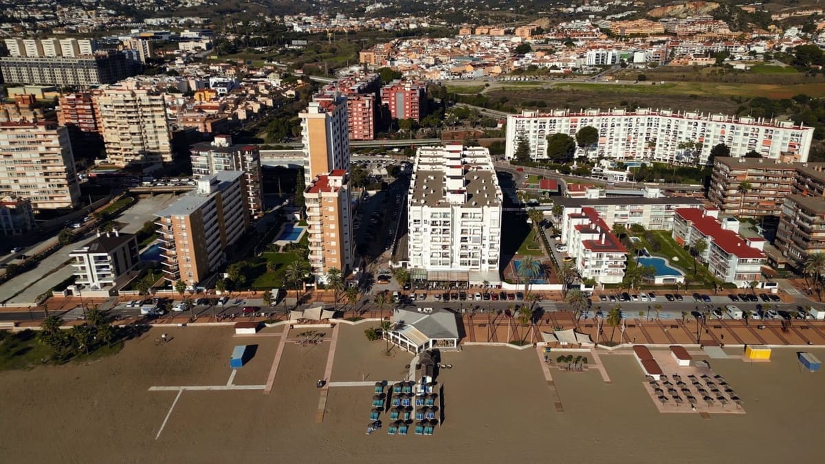 2 sovrum Lägenhet till salu i Fuengirola med pool - 450 000 € (Ref: 9572068)