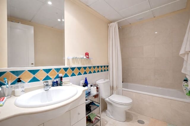 1 bedroom Apartment for sale in Marbella with pool - € 450,000 (Ref: 9572072)