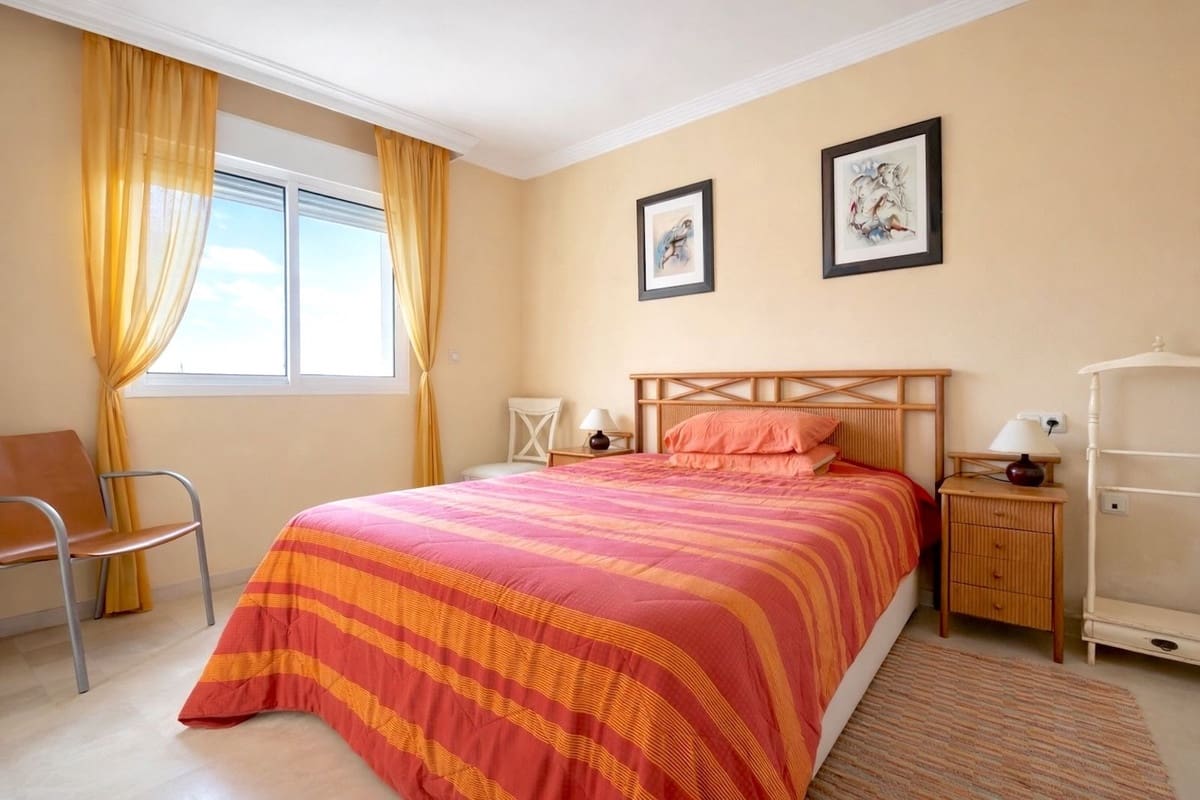 1 bedroom Apartment for sale in Marbella with pool - € 450,000 (Ref: 9572072)