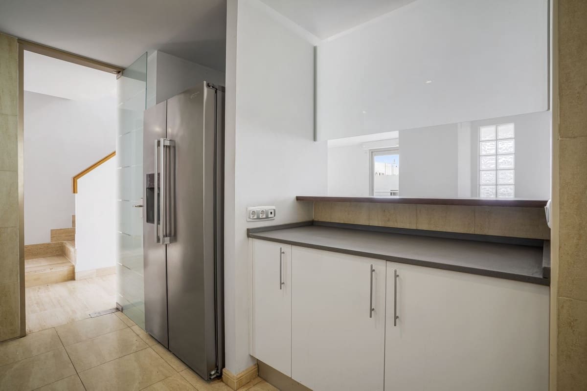 3 soverom Penthouse til salgs i La Cala de Mijas med svømmebasseng garasje - € 399 000 (Ref: 9572082)