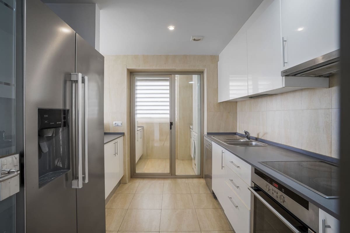 3 soverom Penthouse til salgs i La Cala de Mijas med svømmebasseng garasje - € 399 000 (Ref: 9572082)