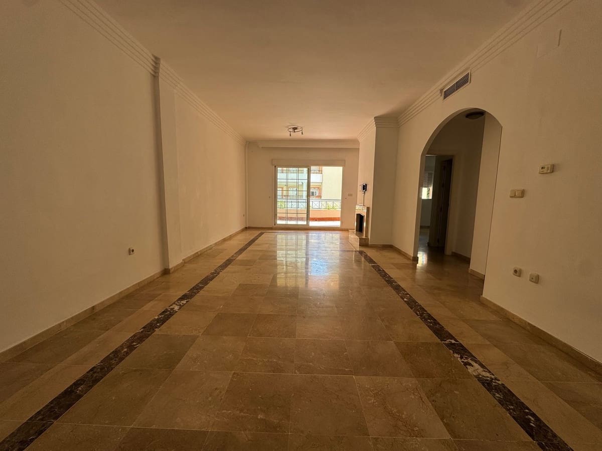2 Zimmer Apartment zu verkaufen in Nueva Andalucia mit Pool Garage - 455.000 € (Ref: 9572209)