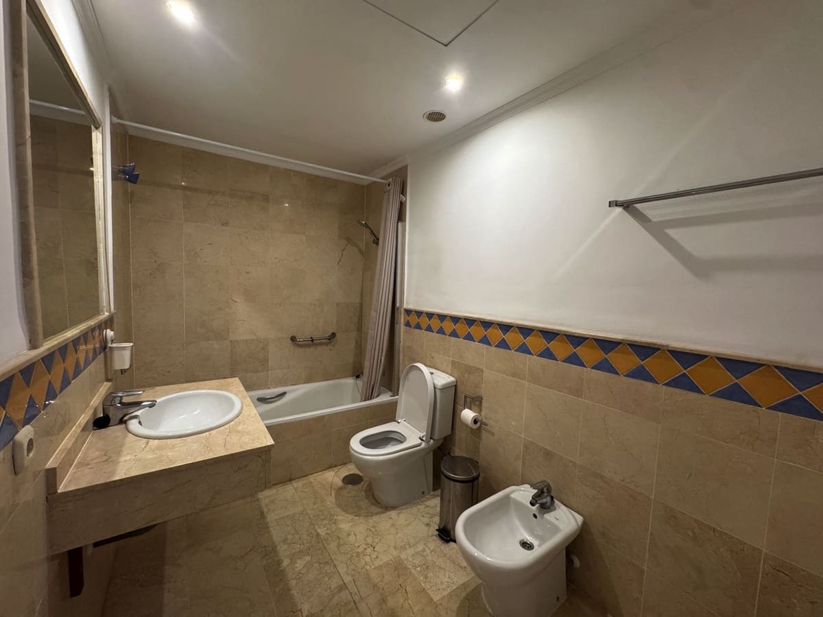 2 Zimmer Apartment zu verkaufen in Nueva Andalucia mit Pool Garage - 455.000 € (Ref: 9572209)