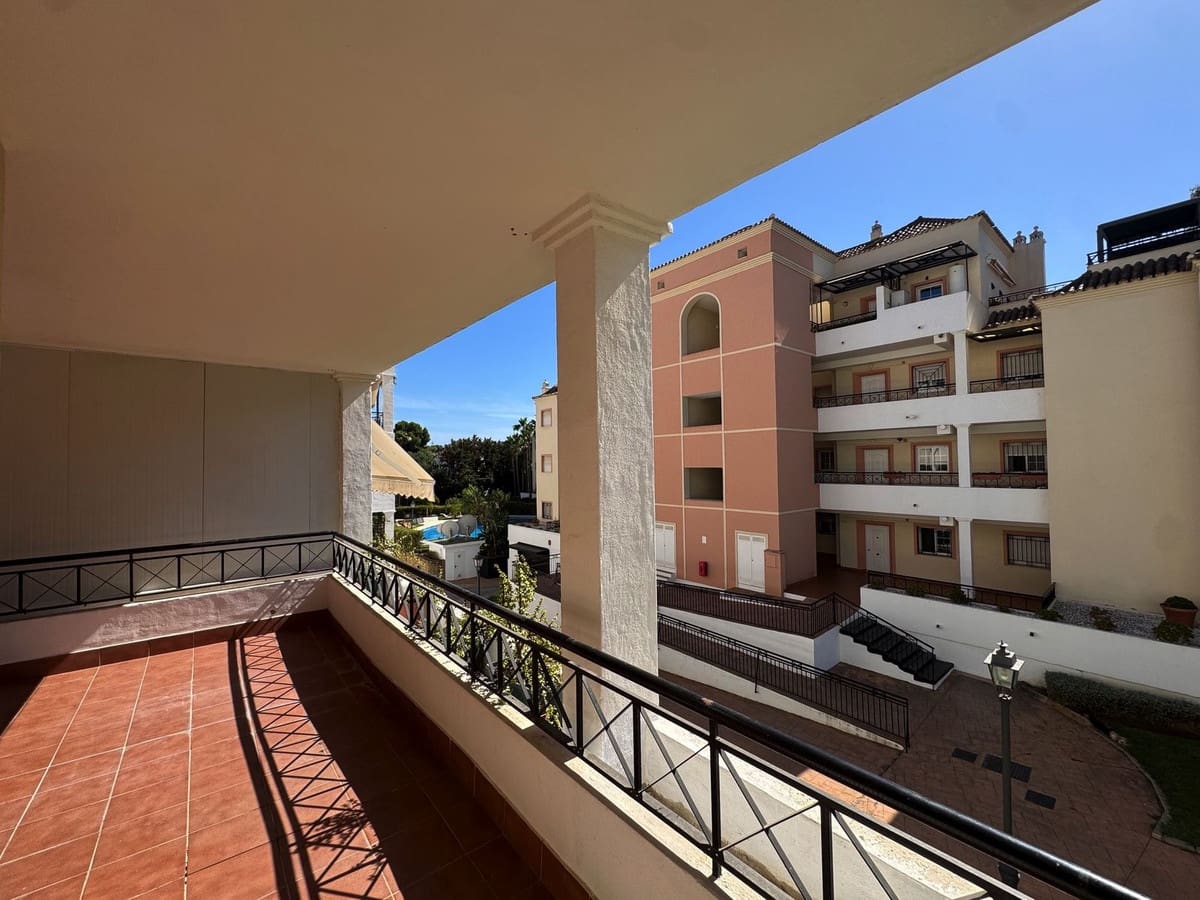 2 Zimmer Apartment zu verkaufen in Nueva Andalucia mit Pool Garage - 455.000 € (Ref: 9572209)