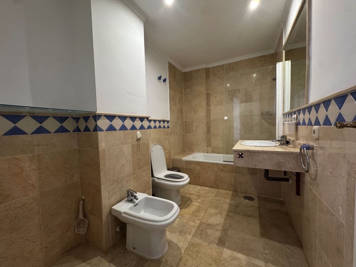 2 Zimmer Apartment zu verkaufen in Nueva Andalucia mit Pool Garage - 455.000 € (Ref: 9572209)