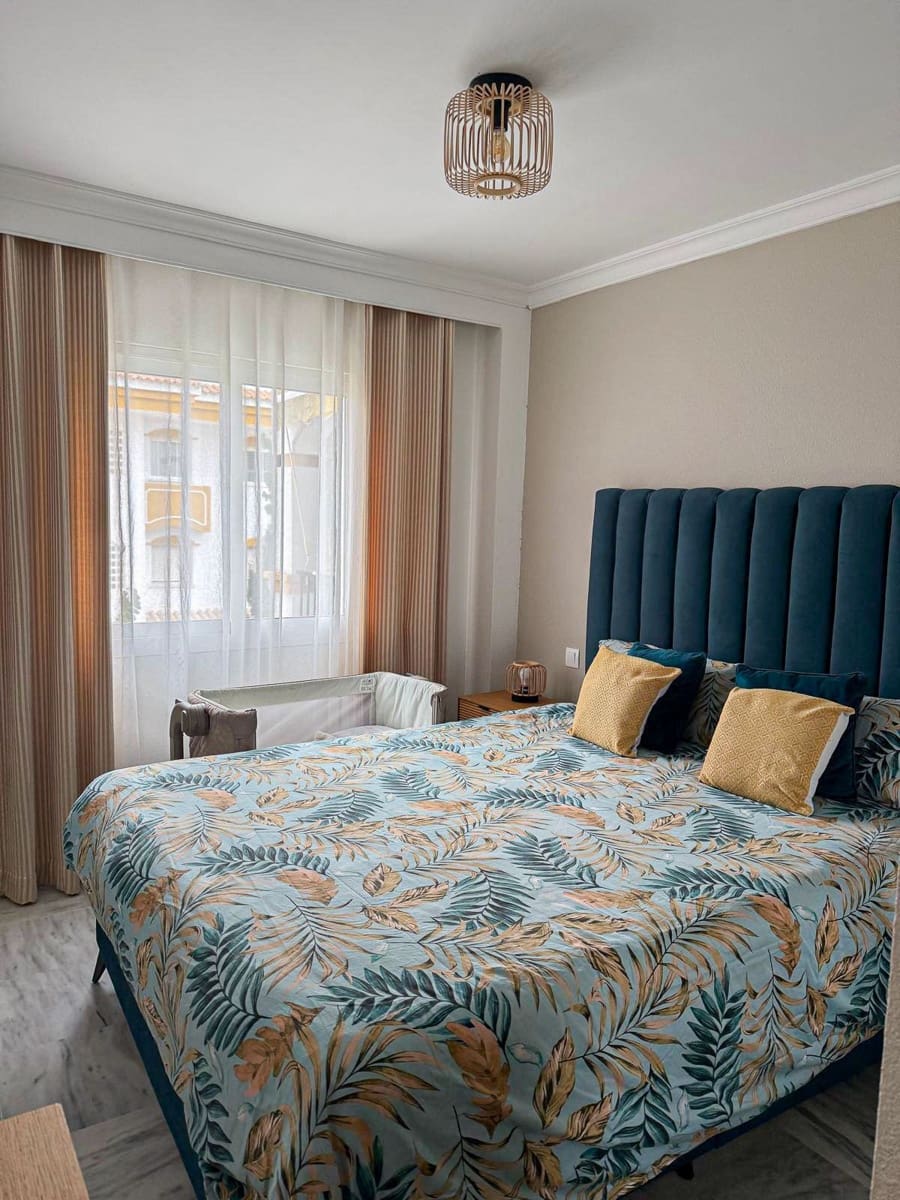 2 soveværelse Lejlighed til salg i Nueva Andalucia med swimmingpool garage - € 455.000 (Ref: 9572211)