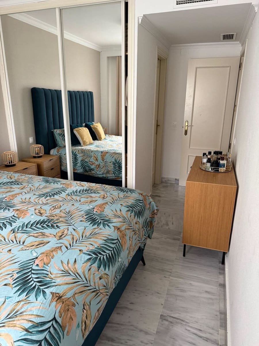 2 soveværelse Lejlighed til salg i Nueva Andalucia med swimmingpool garage - € 455.000 (Ref: 9572211)