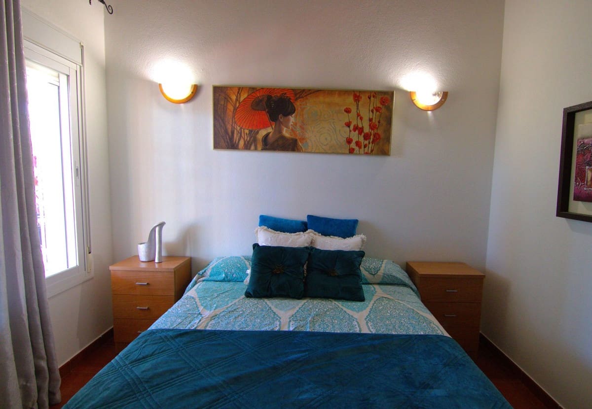 3 makuuhuone Huvila myytävänä paikassa Coin mukana uima-altaan 
autotalli - 458 000 € (Ref: 9572250)