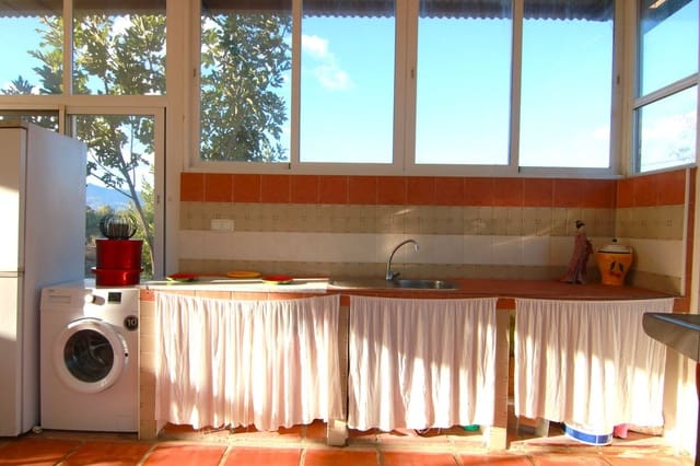 3 makuuhuone Huvila myytävänä paikassa Coín mukana uima-altaan 
autotalli - 458 000 € (Ref: 9572250)