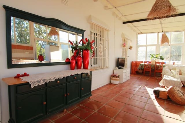 3 makuuhuone Huvila myytävänä paikassa Coín mukana uima-altaan 
autotalli - 458 000 € (Ref: 9572250)