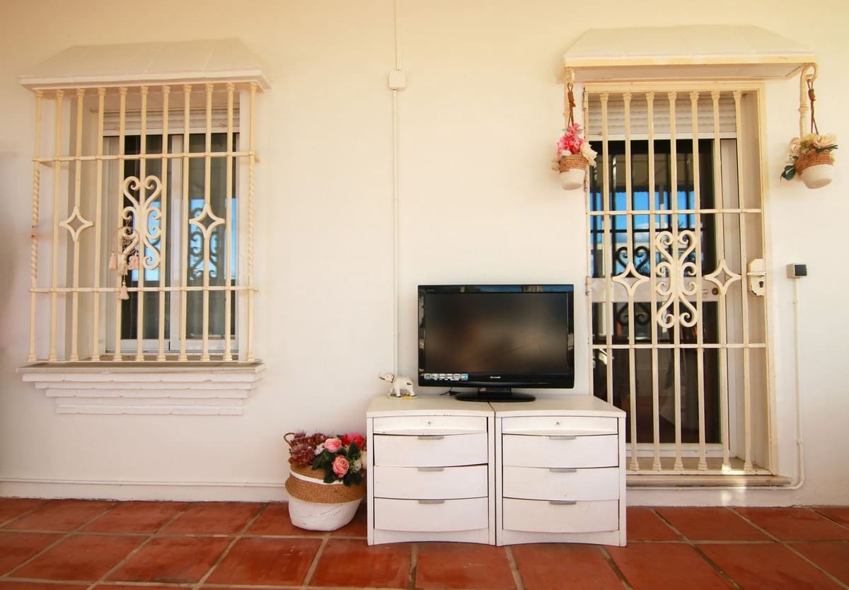 3 makuuhuone Huvila myytävänä paikassa Coin mukana uima-altaan 
autotalli - 458 000 € (Ref: 9572250)