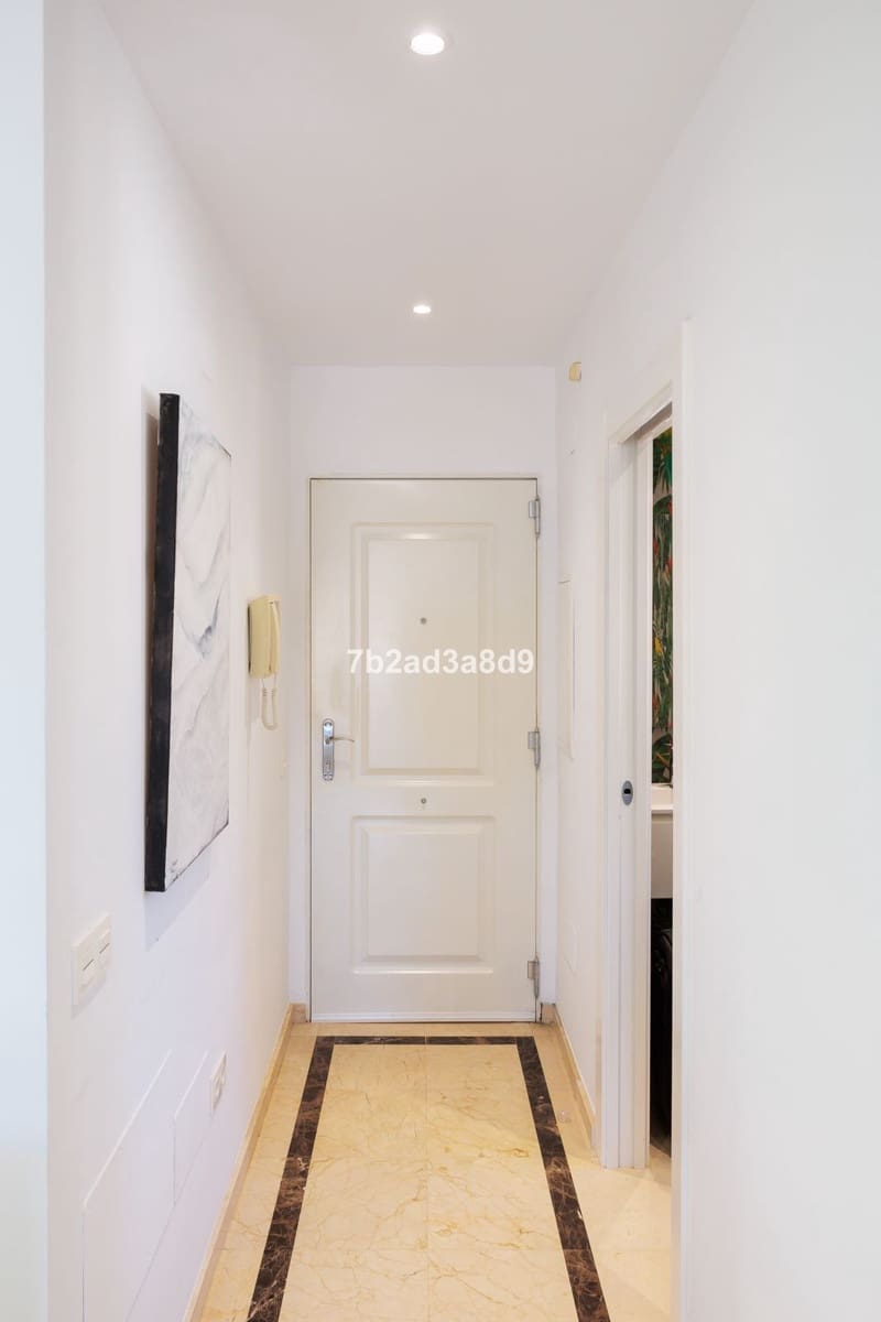 3 sypialnia Penthouse na sprzedaż w Nueva Andalucia z basenem garażem - 875 000 € (Ref: 9579171)