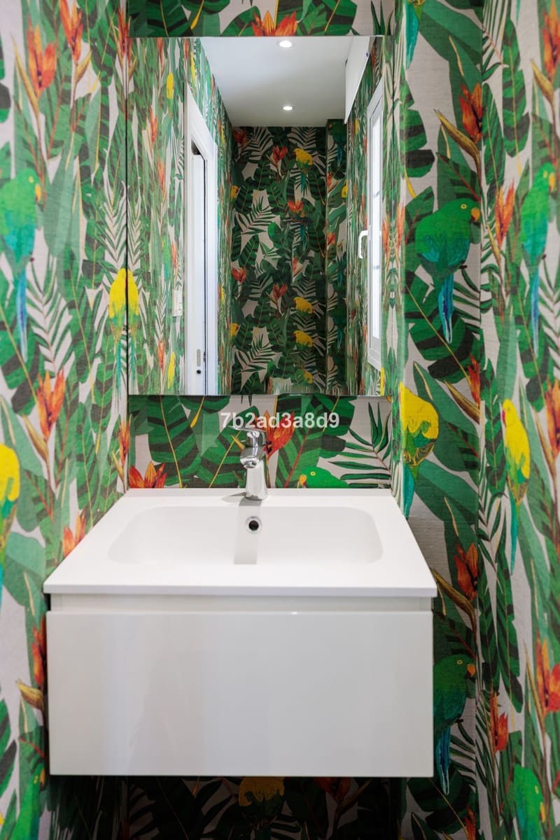 3 sypialnia Penthouse na sprzedaż w Nueva Andalucia z basenem garażem - 875 000 € (Ref: 9579171)