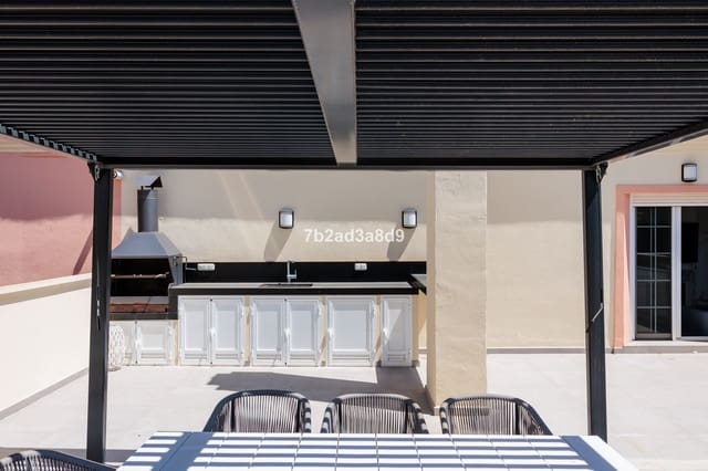 3 sypialnia Penthouse na sprzedaż w Nueva Andalucia, Marbella z basenem garażem - 875 000 € (Ref: 9579171)