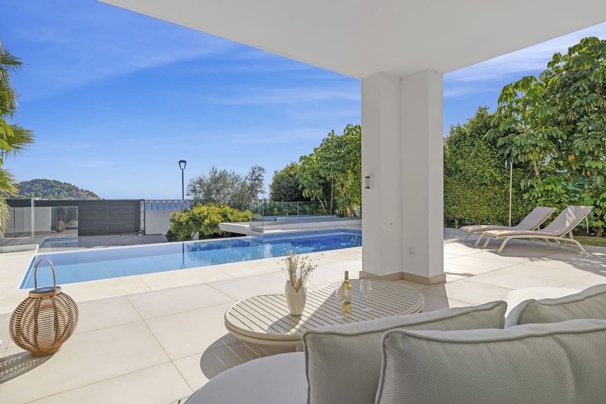 3 bedroom Villa for sale in Mijas with pool garage - € 1,350,000 (Ref: 9579995)